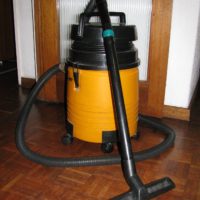 vacuum cleaner